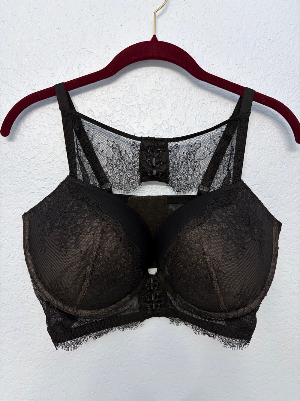 Victoria's Secret Black Lace Very Sexy Push-Up Bra Size 40D